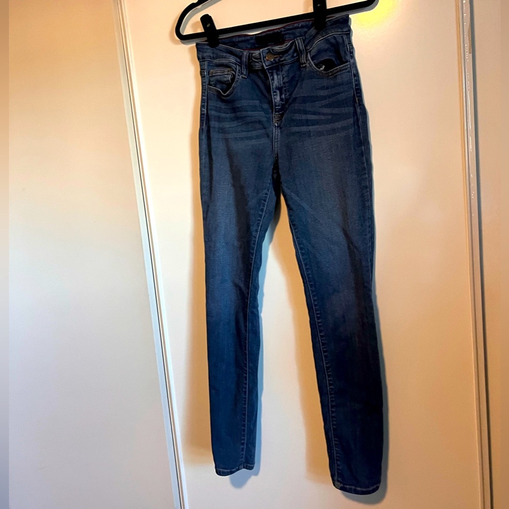 Cello size 11 denim blue jeans. Skinny high rise. Stretchy super comfortable.